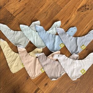 KeaBabies baby / toddler bibs, bundle of 8